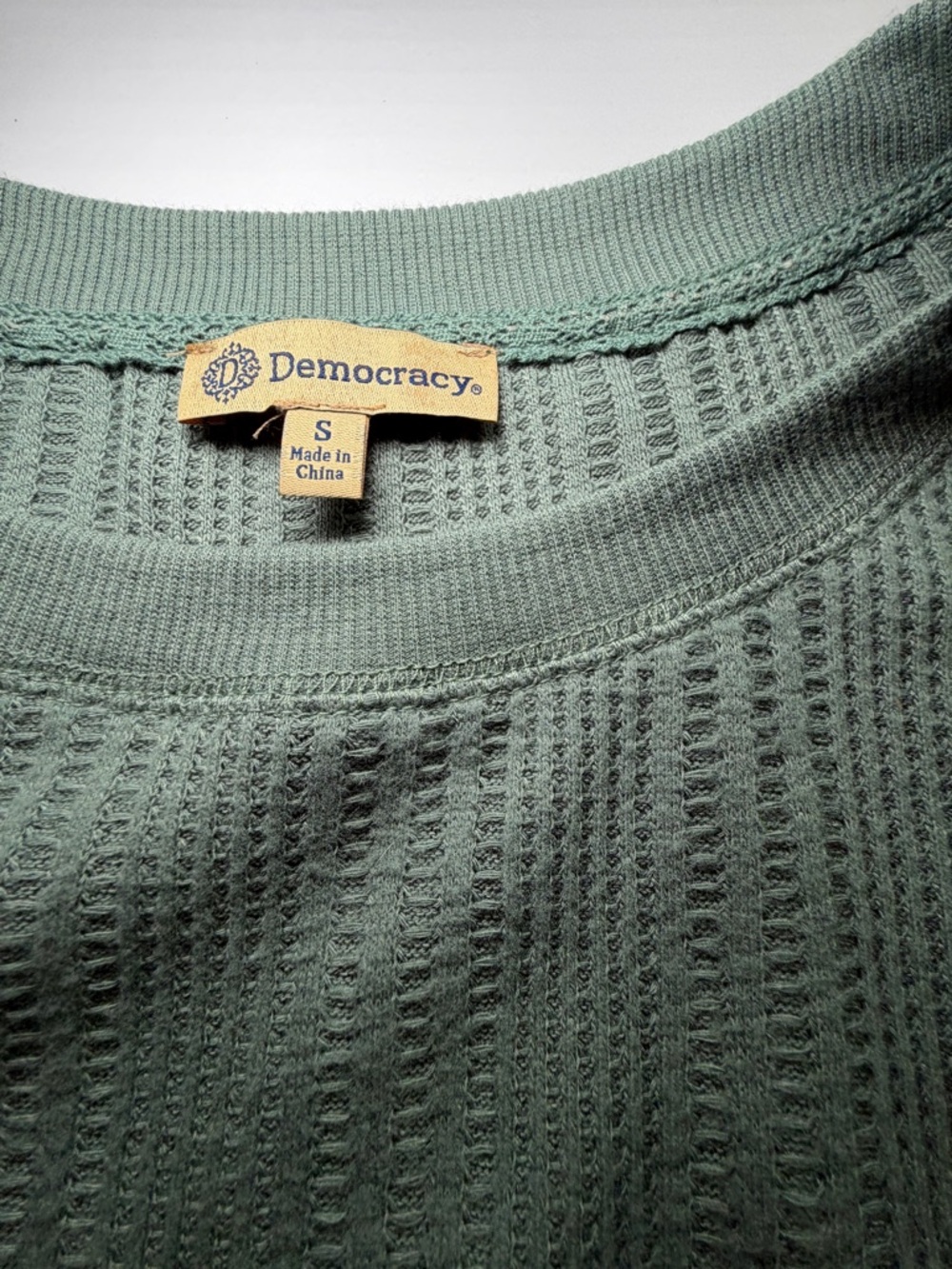 Democracy Sage Green Textured Waffle Knit Top Small - Picture 2 of 6